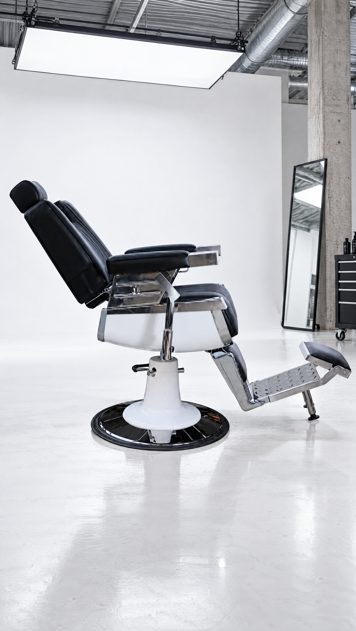Lincoln II - Barber Chair - Chrome