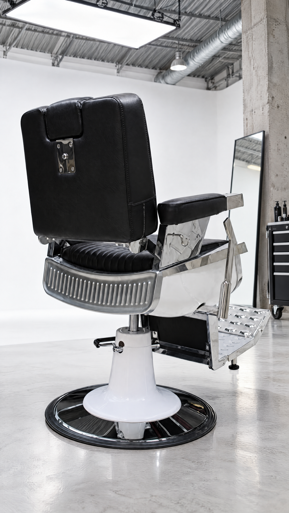 Lincoln II - Barber Chair - Chrome