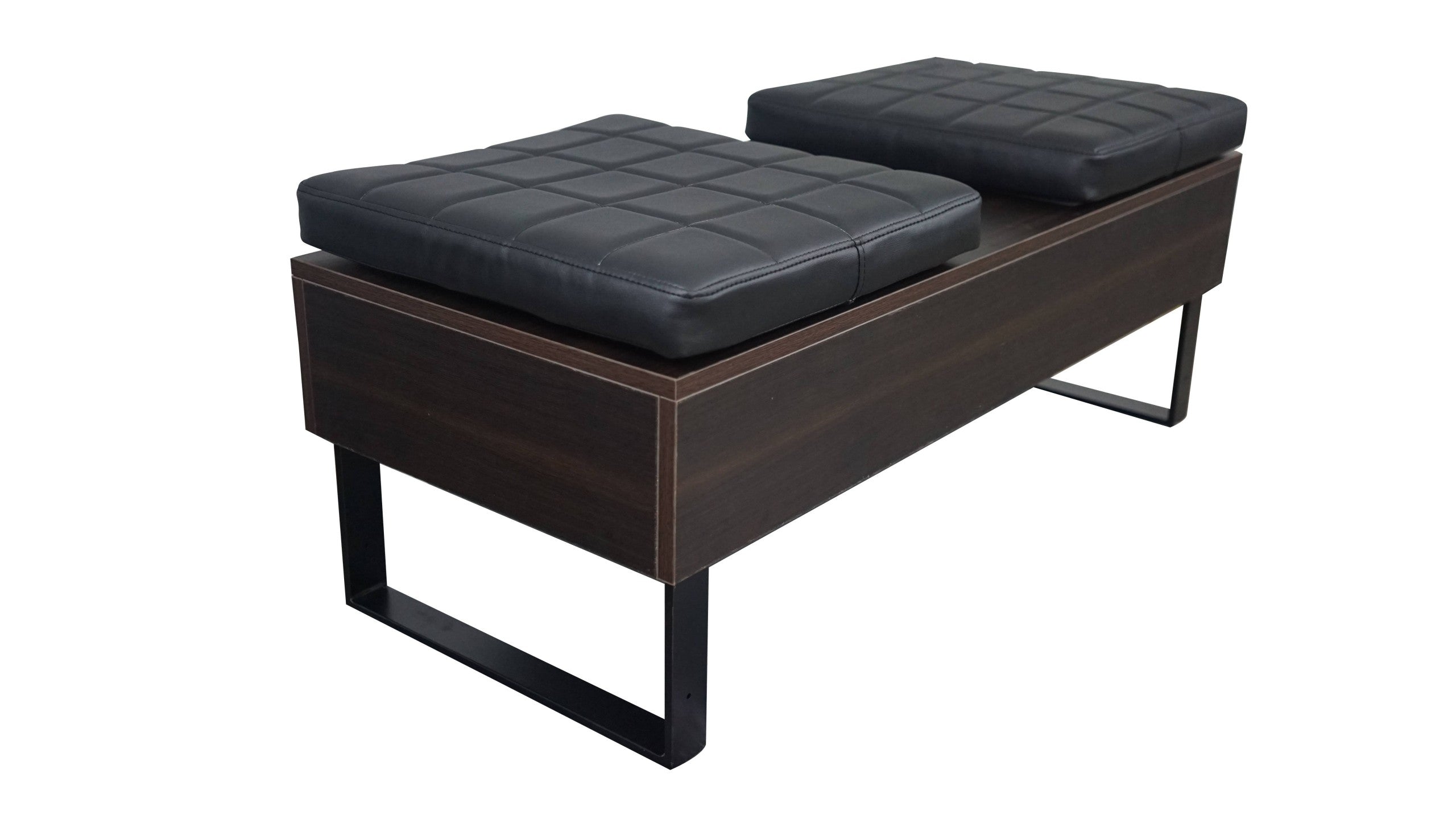 Mahogany Club Waiting Lounge WC23.1